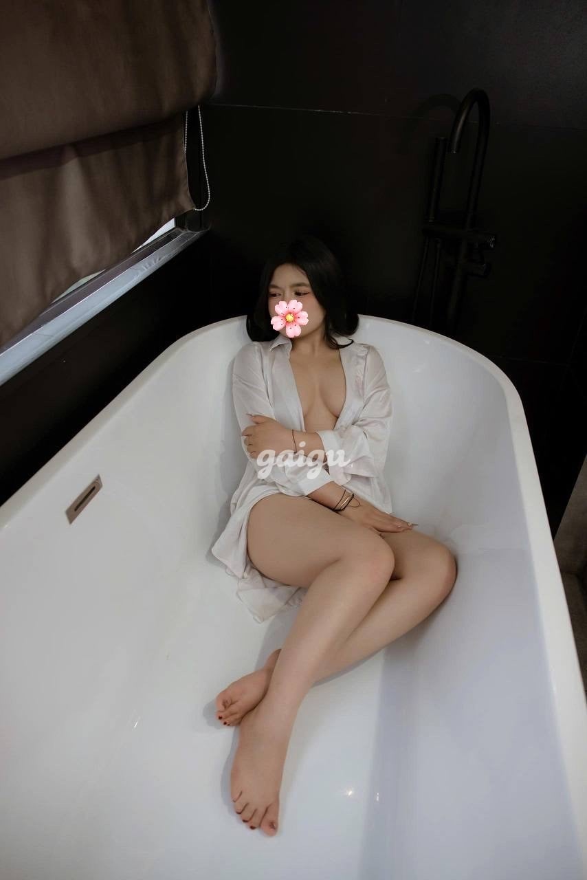Ngọc Nhi - Gặp Là Mê, Chơi Là Phê 第2张
