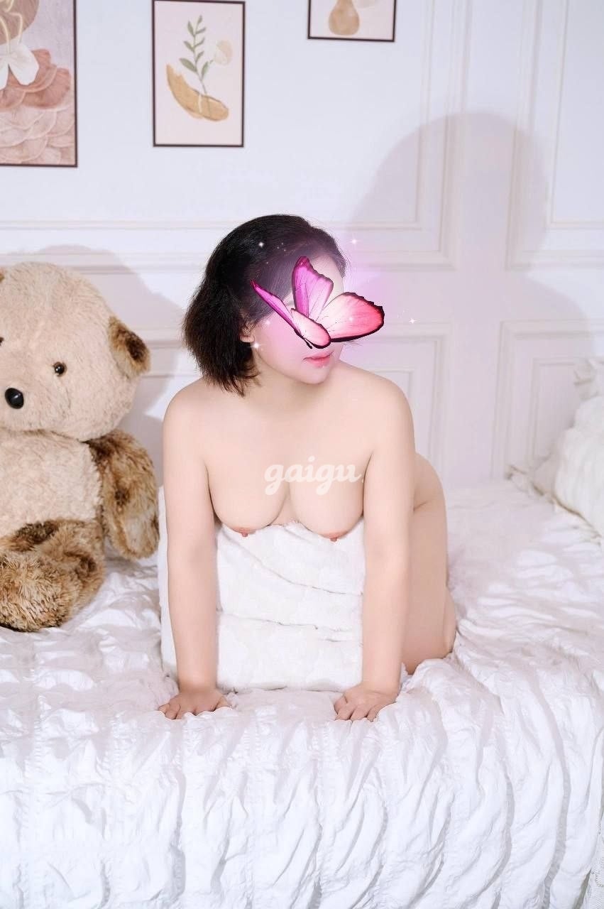 NGỌC XUÂN XINH XẮN MÔNG TO VÚ BỰ ĐÁ BI LÀM TÌNH ĐI ĐƯỜNG LƯỠI RẤT DÂM 第3张