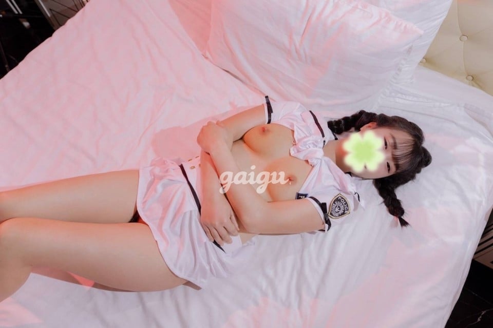 Linh Miu- Em Hàng Ngon Ngoan , Dâm , Nhẹ Nhàng Dể Thương 第2张