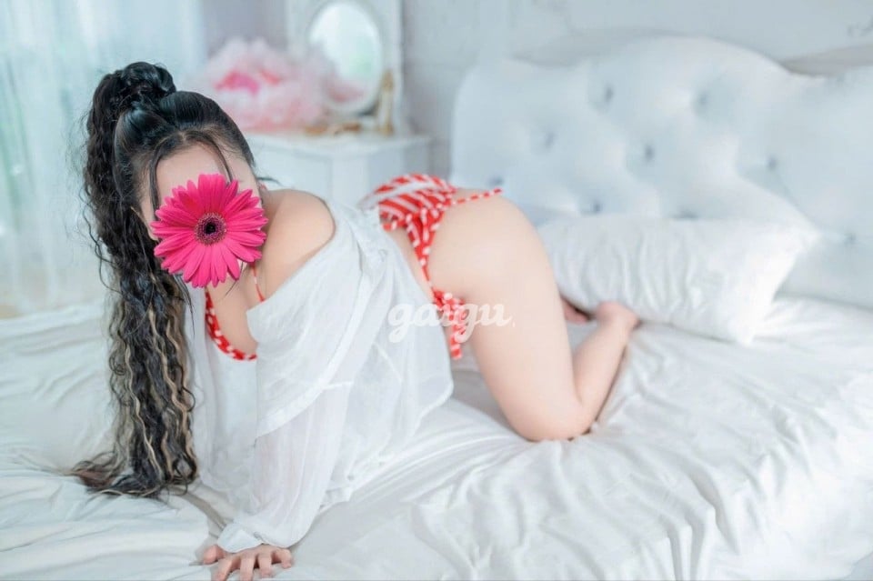 Mỹ Quân Vú To Tròn Dâm đãng 第3张