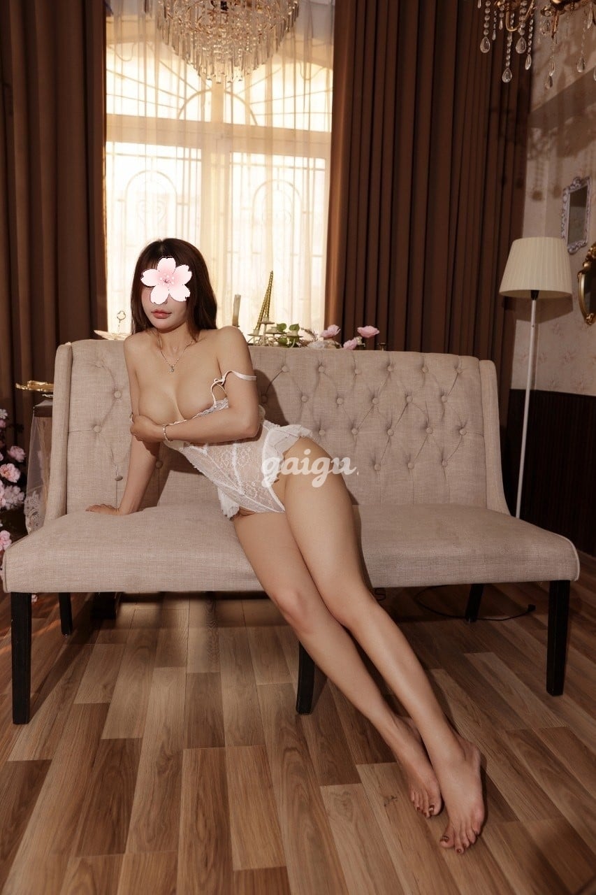 NHƯ NGỌC  HOT GIRL XINH NGOAN ,BODY ĐẸP NGỌT NGÀO ,ĐÁ BI BÚ LIẾM CHIỀU KHÁCH 第4张