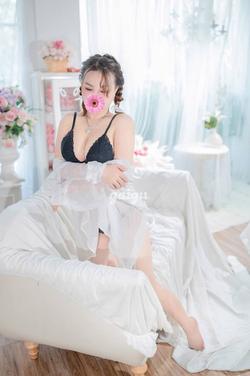 TƯỜNG VY ❤️ Em Gái Dâm MASSAGE Siêu Xinh Ngọt Ngào 第2张