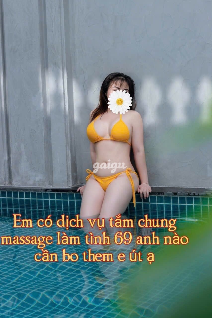 Tường Vy - MASSAGE MIỄN PHÍ , HÔN SỮA CHUA Hàng Dầm , Bím Nhiều Nước , Dịch Vụ Trên Cả Tuyệt Vời , Cuồng Doggy 第5张