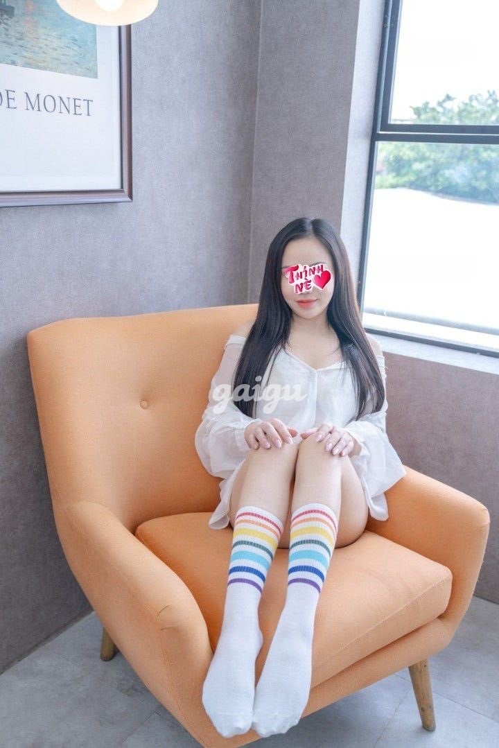 Trang Trang - Cực Dễ Thương Chiều Khách Vui Vẻ