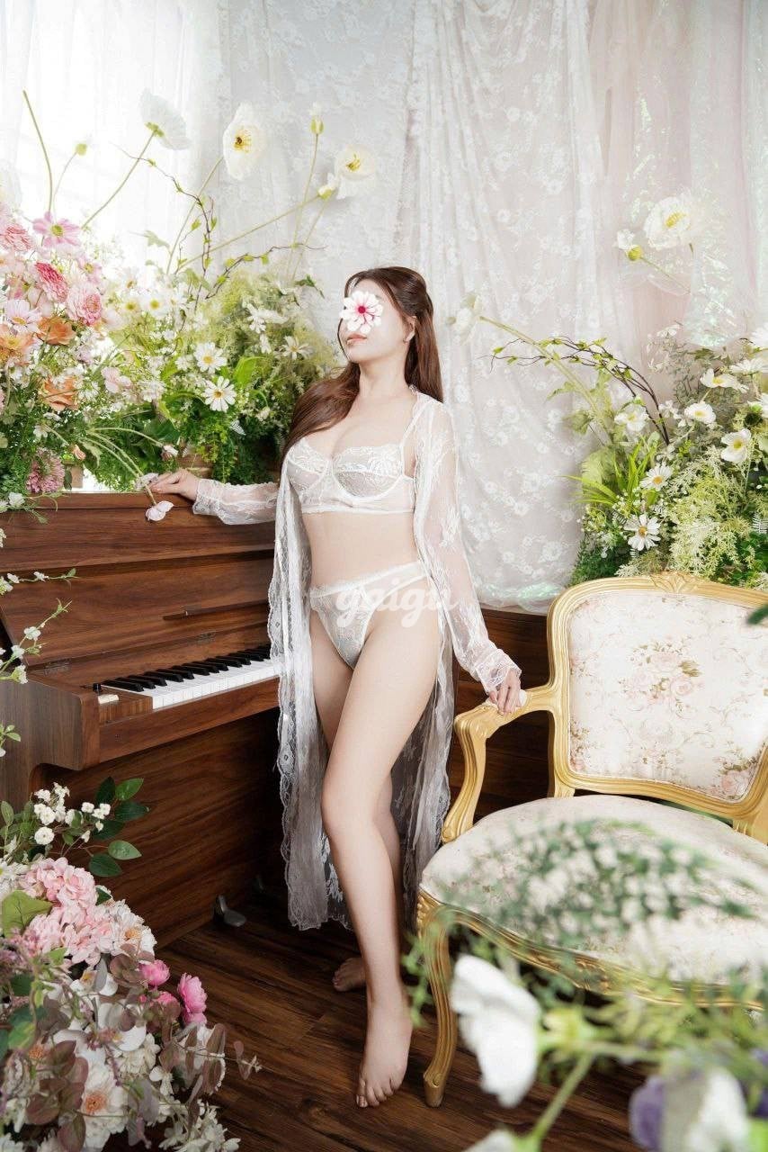Lan Anh - Gái Dâm, Body Sexy, Mặt Xinh Dáng Đẹp !!
